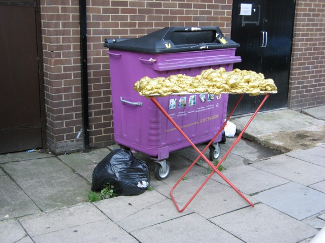 Goldene Erweiterung:golden expansion, London street art project