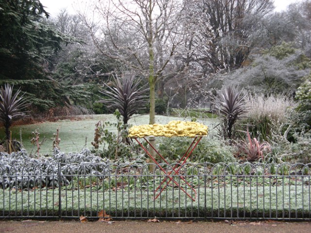 © Renate Egger and Wilhelm Roseneder. Goldene Erweiterung/golden expansion. Street art project. London. Hyde Park.  December 2010
