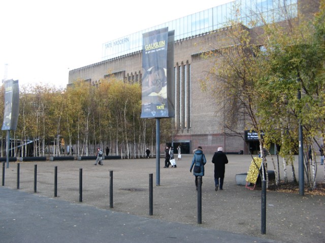 Street art London, Tate Modern 0105