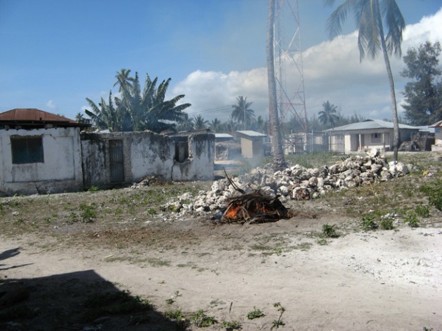 © Wilhelm Roseneder. Zanzibarische Kunstgriffe. Gebrannter Ton/Fired clay, ca. 20 cm. Jambiani, Zanzibar, Tanzania, 2011