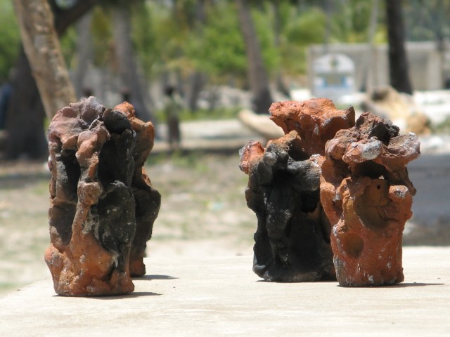 © Wilhelm Roseneder. Zanzibarische Kunstgriffe. Gebrannter Ton/Fired clay, ca. 20 cm. Jambiani, Zanzibar, Tanzania, Africa 2011