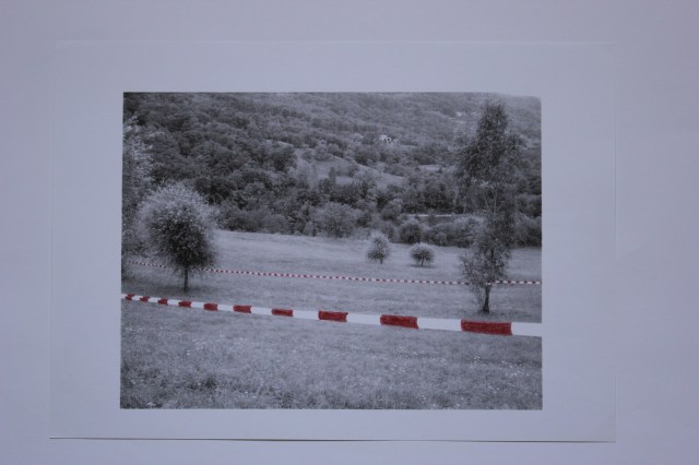 © Renate Egger. Paradies/Paradise. Kopie, Rotstift/Copy, red pencil, 21x29,6 cm, 2009