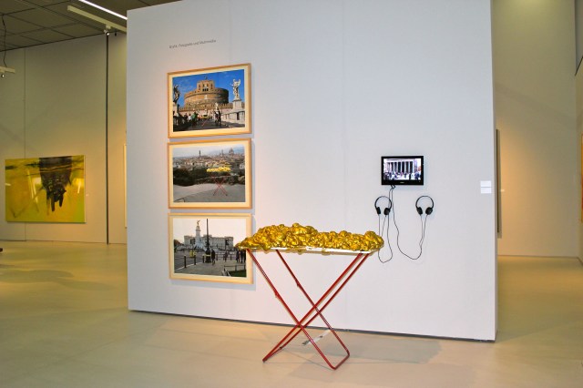 © Wilhelm Roseneder, Renate Egger. Goldene Erweiterung/Golden expansion. Street art project. London, UK 2010. Florence, Italy 2011. Rome, Italy 2011. Schnittpunkt Burgenland. Landesgalerie Burgenland. Eisenstadt, Burgenland, Austria, 2012-2013