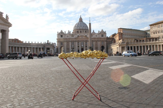 © Renate Egger and Wilhelm Roseneder. Goldene Erweiterung:Golden expansion. Street art project. Vatican. Rome, Italy, 2011