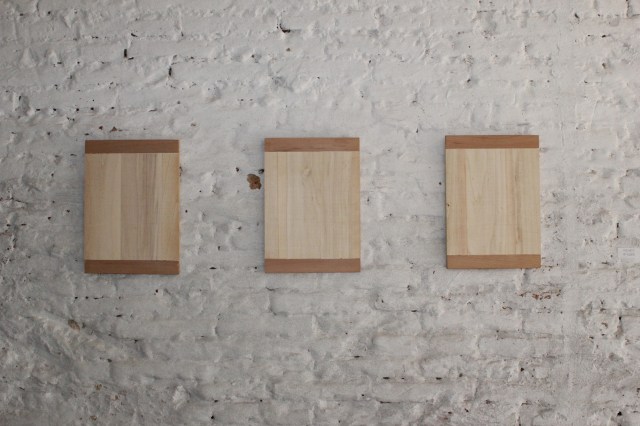 © Renate Egger. Holzplatten/Wooden plates, 1988-1992.  Trans Pulmina. 2012. Artfarm Pilastro. Pilastro di Bonavigo (VR), Italy 