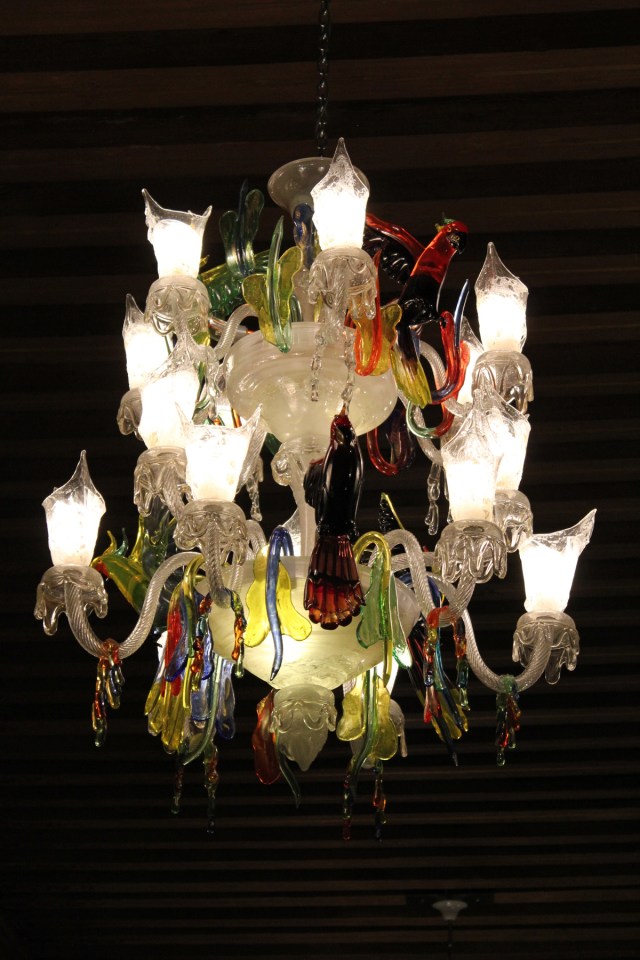 © Renate Egger and Wilhelm Roseneder. Goldene Erweiterung/Golden expansion. Street art project. Venice, Italy, December 2016. Contemporary Venice. It´s Liquid. International Art Show. Palazzo Flangini, Venice, Italy